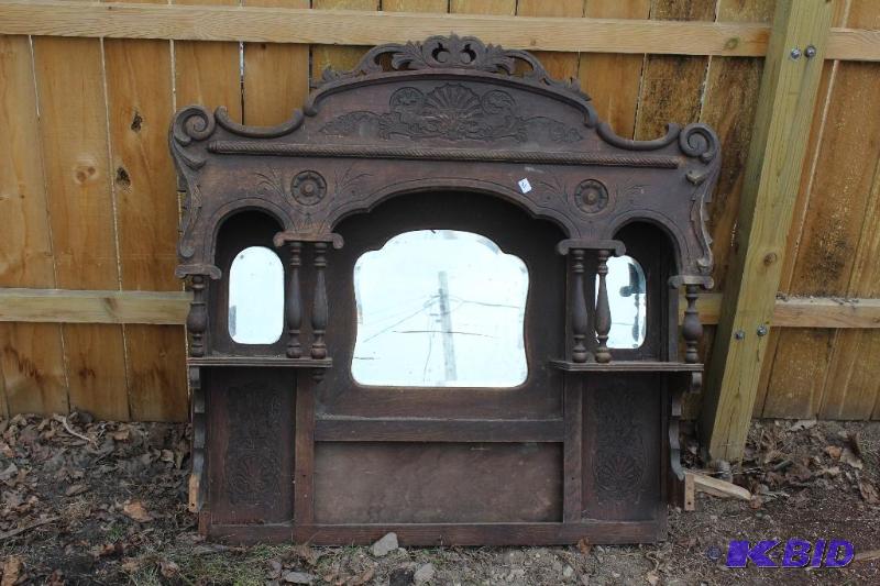 lot 31 image: Antique Hand Carved Bar Mantle