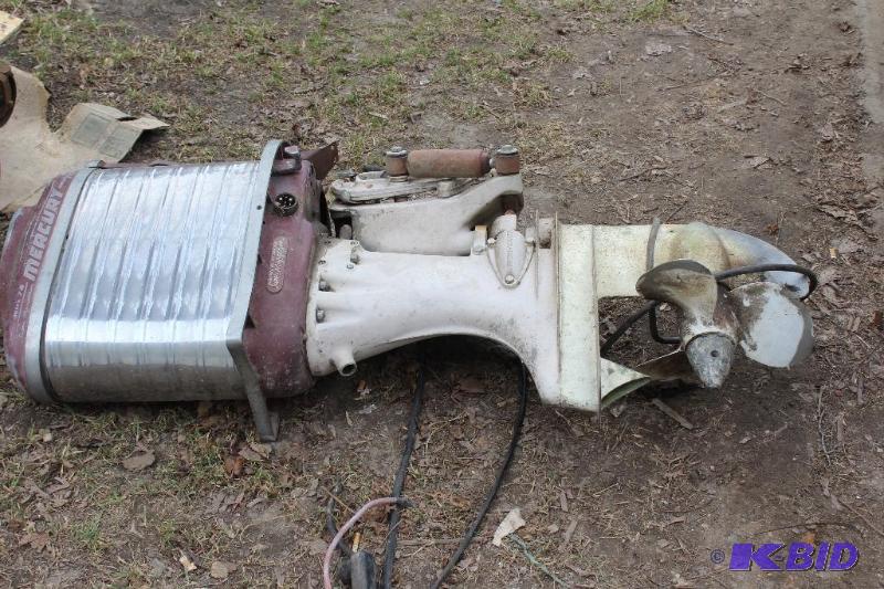 lot 32 image: Mercury Merc 78 Motor