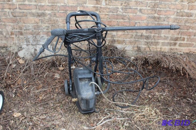 lot 6 image: Pressure Washer