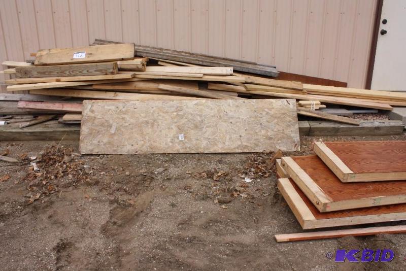 Lot of Miscellaneous Wood Including Shelves And More.