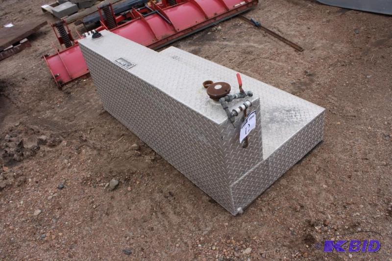 DeeZee Platinum Series Gas Tank Diamond Plated Construction 60 x 30.