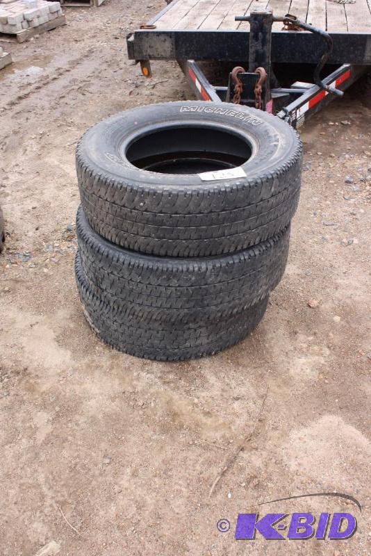 Lot of (3) Tires 27570R18.