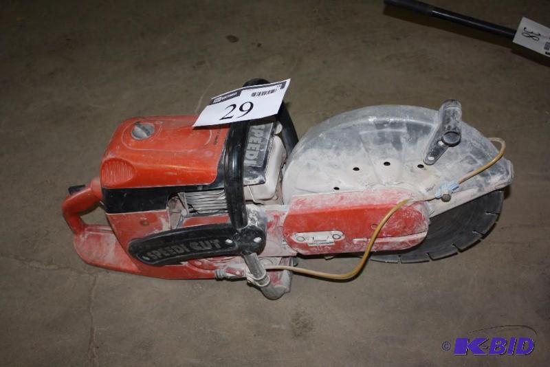 Diamond Products Speedi Cut Gas Operated Hand Saw Includes Blade.