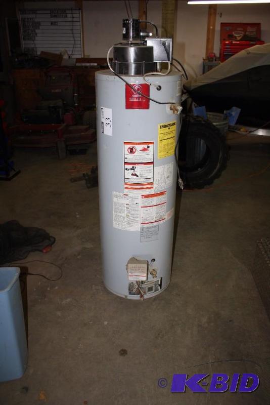 Gas Hot Water Heater 40.0 Capacity Model 100 40000 BTUHour Input 42.63 GalHour.