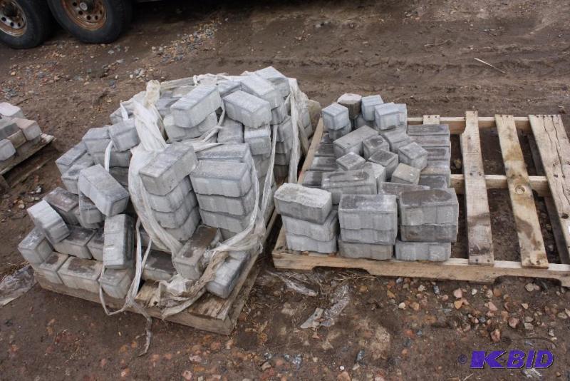 Lot of (136) Decorative ConcreteStone Squares For Landscaping Purposes 7.5 x 7.5, app. 120 ct 3