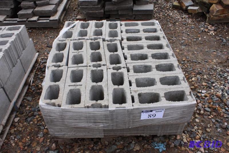 Lot of (20) Cinder Blocks 15 x 5 x 7.