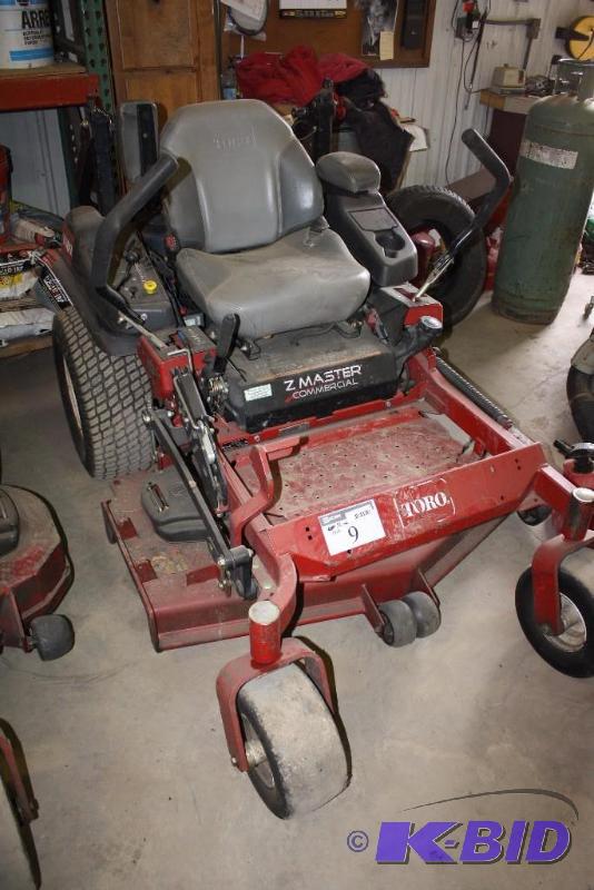 Toro ZMaster Commercial Riding Lawnmower 52 Deck Red Dual Steering 1425.5 Hours.