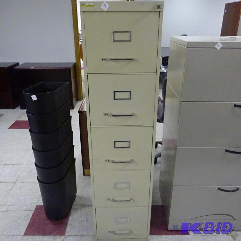 15&quot MEtal 5 Drawer File Cabinet With Key...