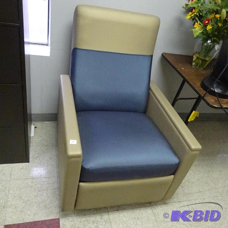 Hospital Reclining Chair. Heavy Duty Very Nic...
