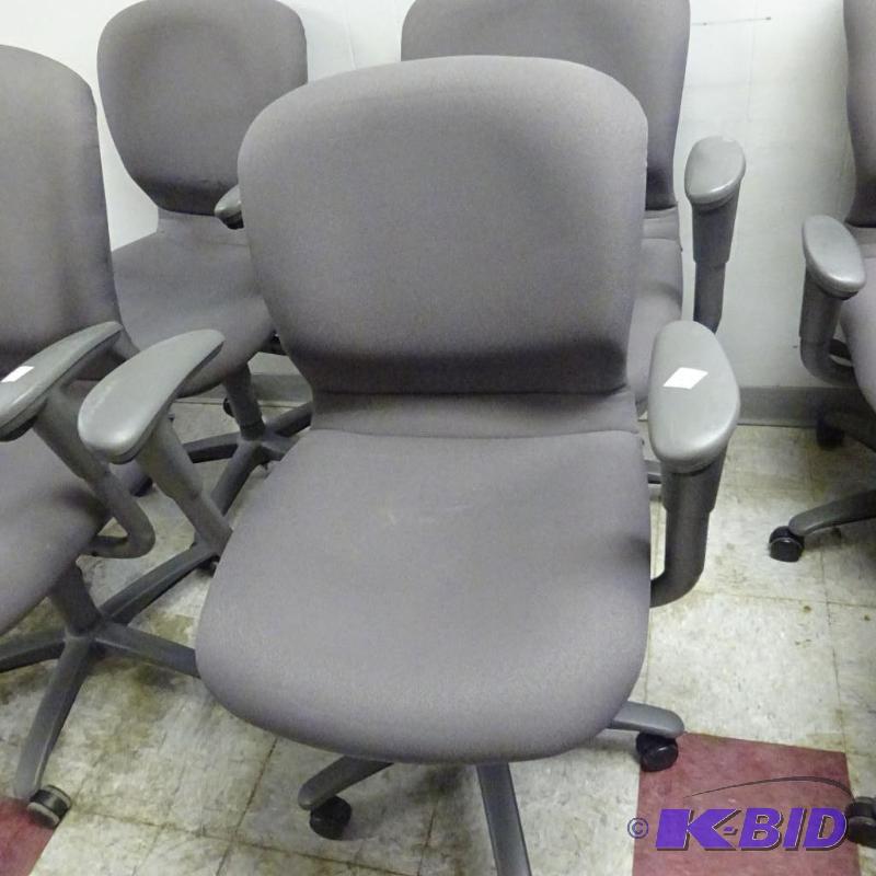 2 Matching Office Chairs on Wheels...