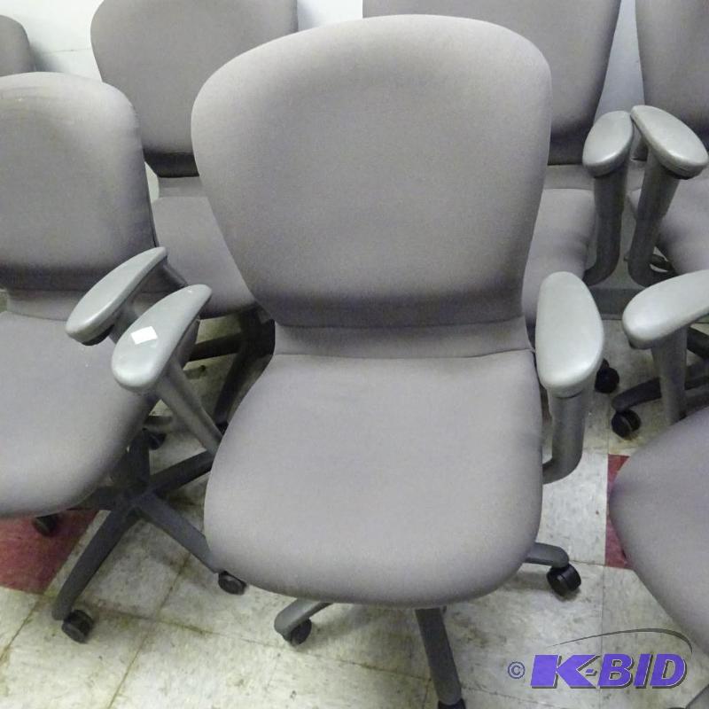 2 Matching Office Chairs on Wheels...