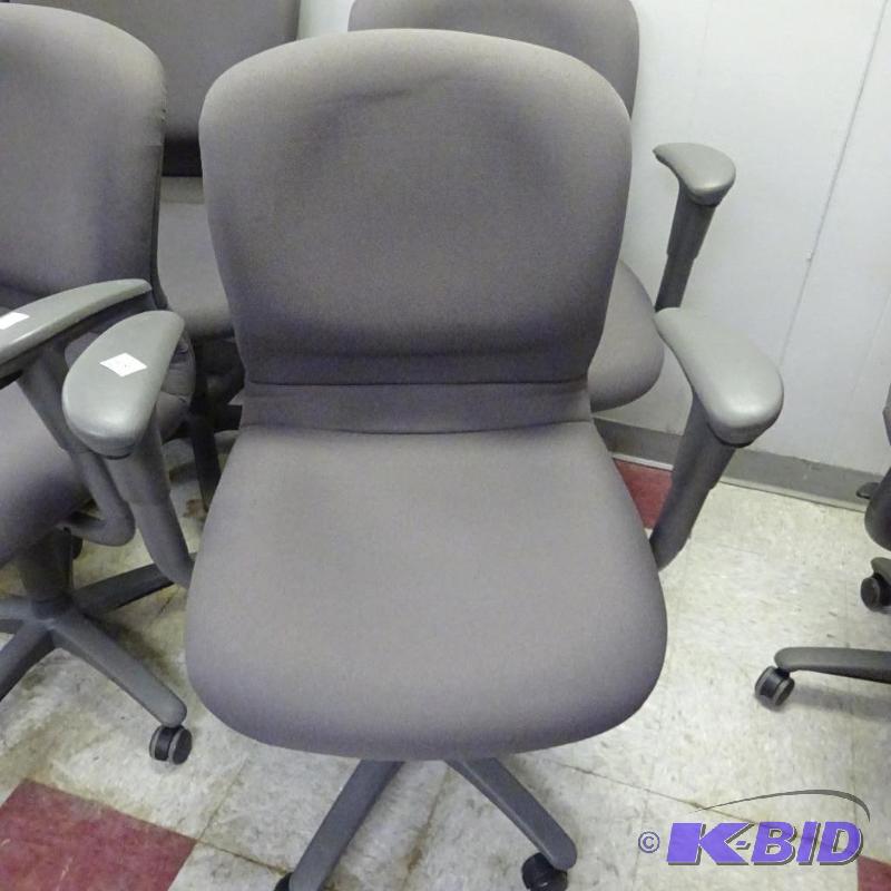 2 Matching Office Chairs on Wheels...