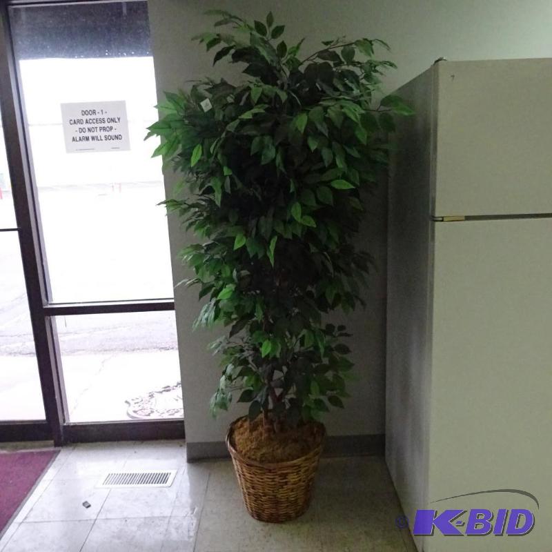 72&quot Artificial Tree...