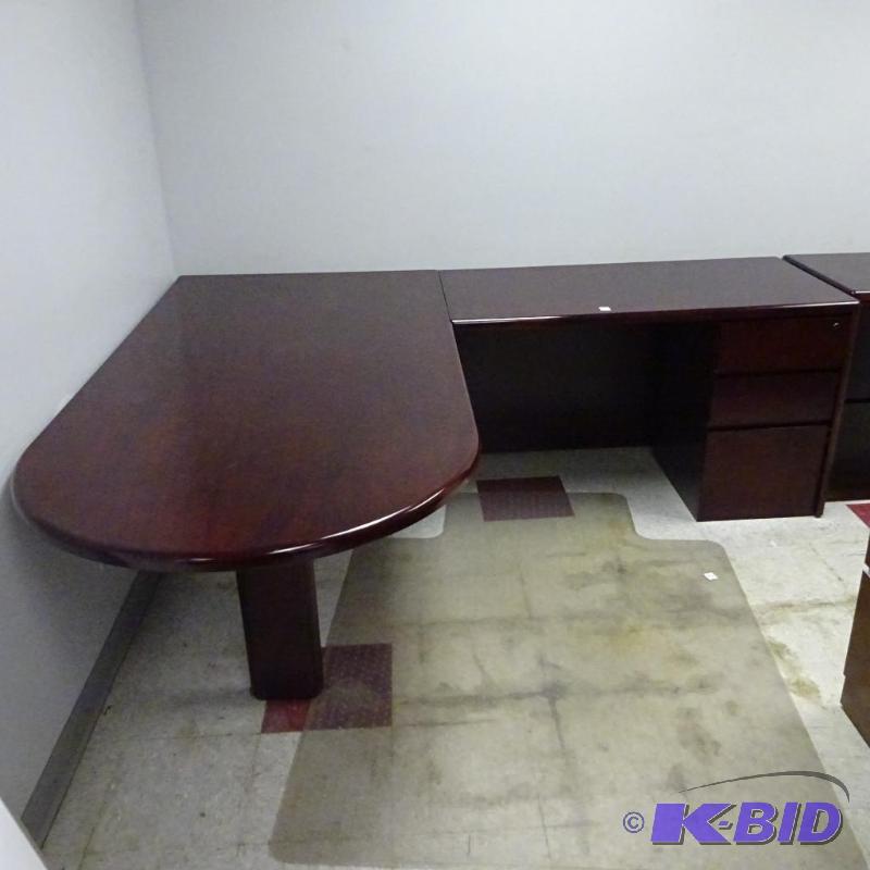 L Shaped 2 Piece Office Desk. 3 Drawer 84 X 7...