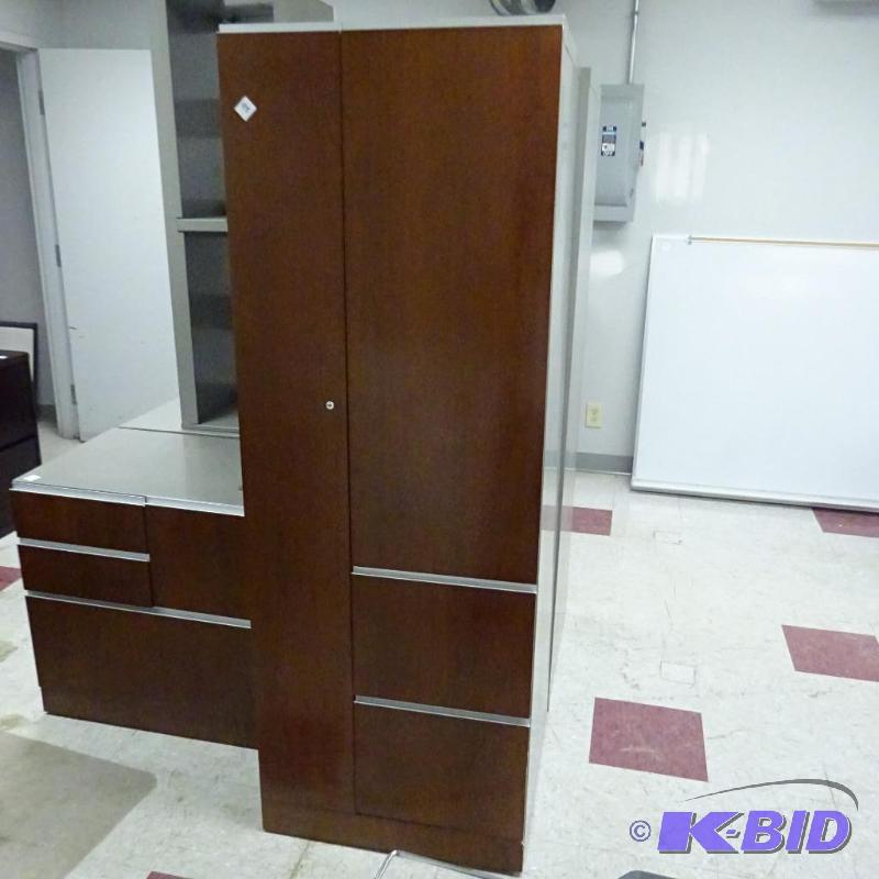 Personal Cabinet, 2 File Drawers hanging Clos...