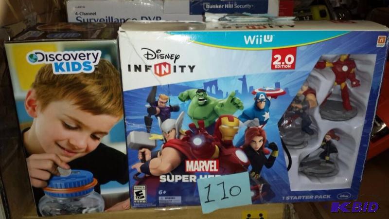 Disney Infinity Wii Game Marvel Super Hereos and discovery Kids Bank