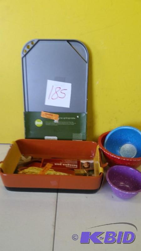 Lot of Kitchen Items