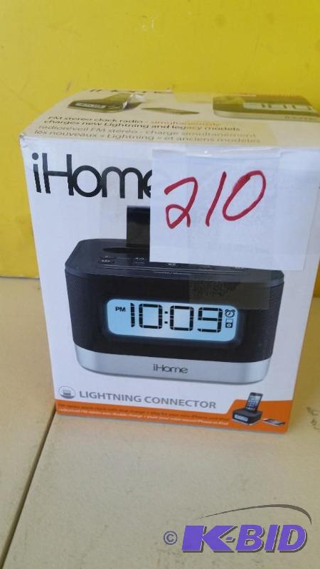 iHome Docking Station FM clock radio with charge
