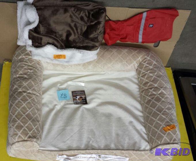 Pet Lounge and Blanket