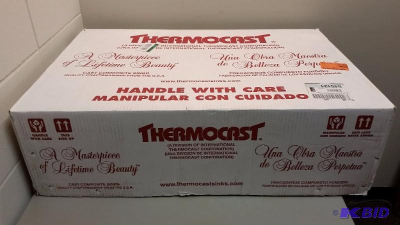 lot 4 image: Thermocast Beaumont White Double Bowl Kitchen Sink 33 in.