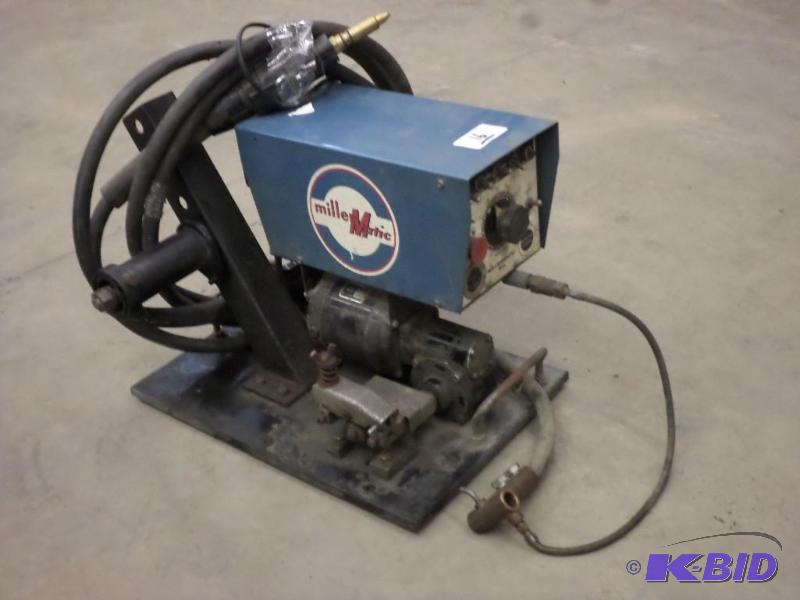 lot 16 image: Miller-Matic 10A Wire Feed Welder...
