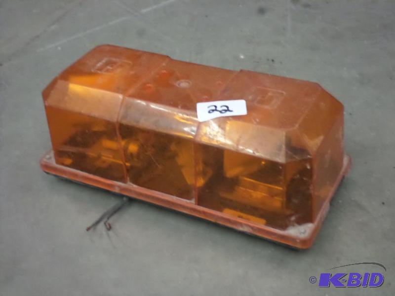 lot 22 image: Target Tech 12Volt Safety Beacon...