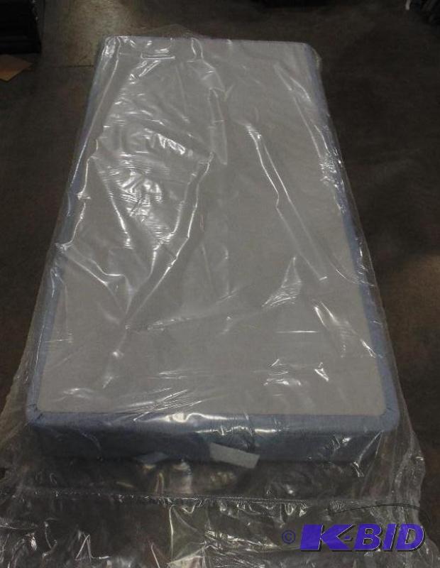 New Serta Twin&nbspBox Spring MSRP $289.00 &...