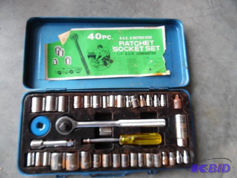 40 Piece Ratchet Socket Set