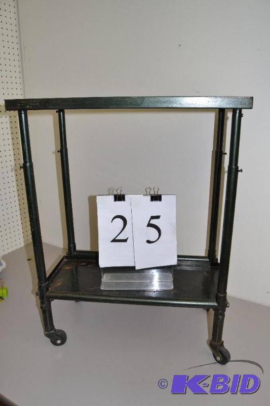 lot 25 image: Heavy duty vintage metal cart
