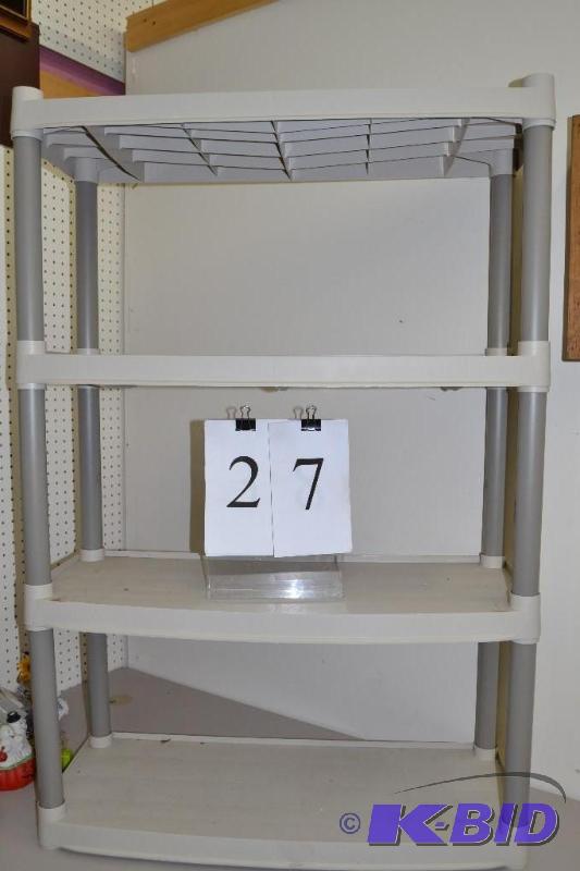 lot 27 image: Shelving unit