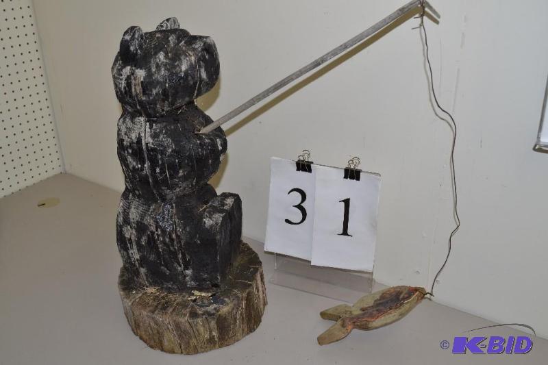 lot 31 image: Carved Bear