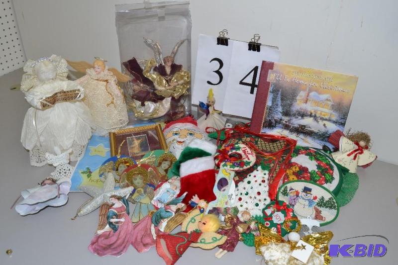 lot 34 image: Christmas items
