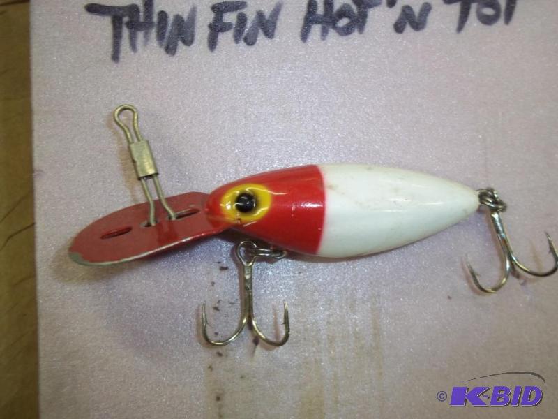 lot 109 image: Vintage Thin Fin Hotn Tot lure see photos fo...