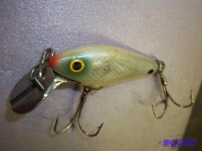 lot 117 image: Vintage White lure see photos for size and mo...