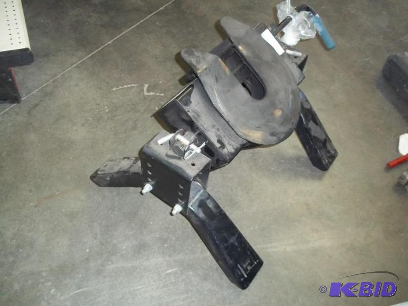 lot 12 image: Pro 15K Series fifth wheel hitch...