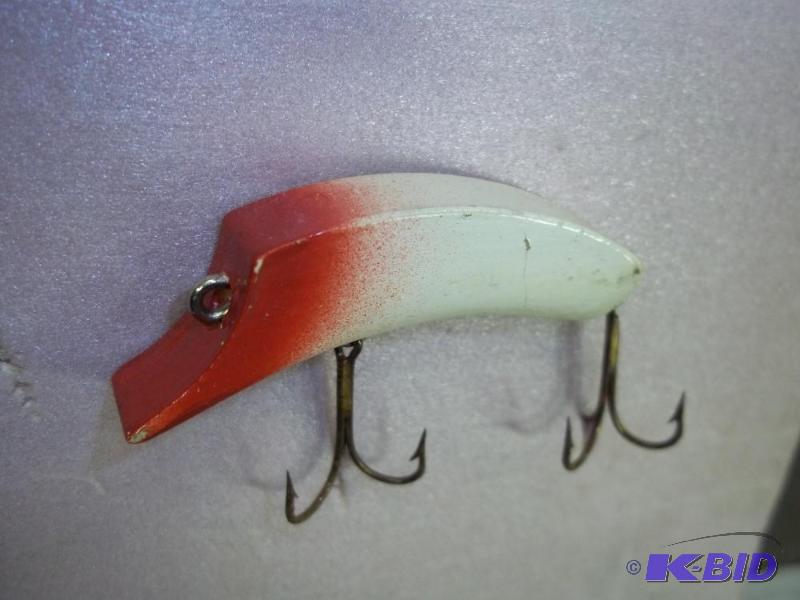 lot 135 image: Vintage Red  White lure see photos for size ...