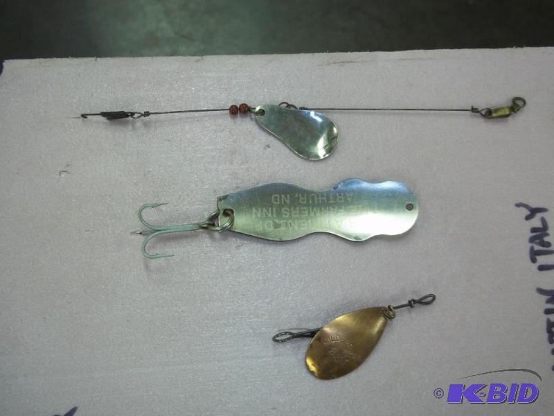 lot 158 image: 3 Vintage Blade  Flash lures see photos for ...