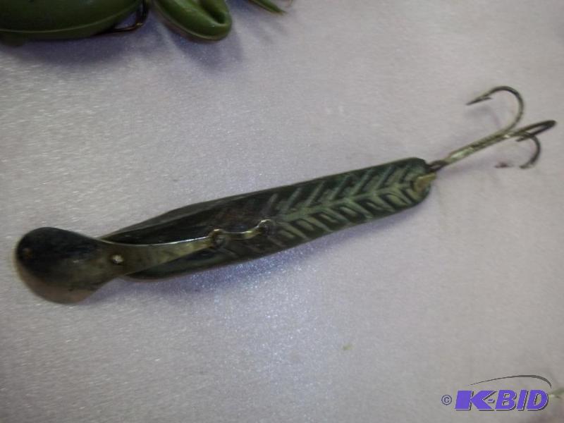 lot 175 image: Vintage Black lure see photos for size and mo...