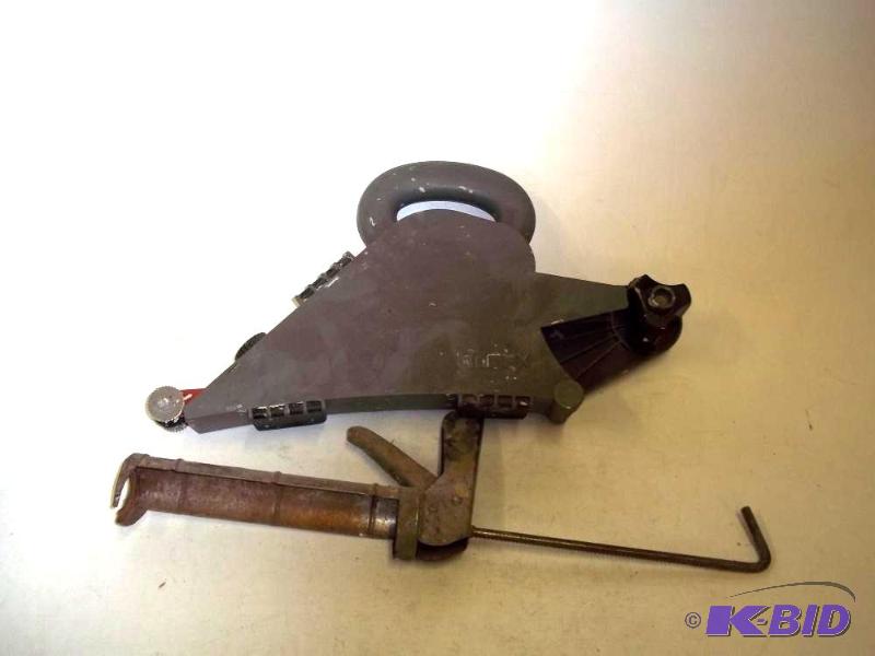 lot 246 image: Taping tool with caulking gun...