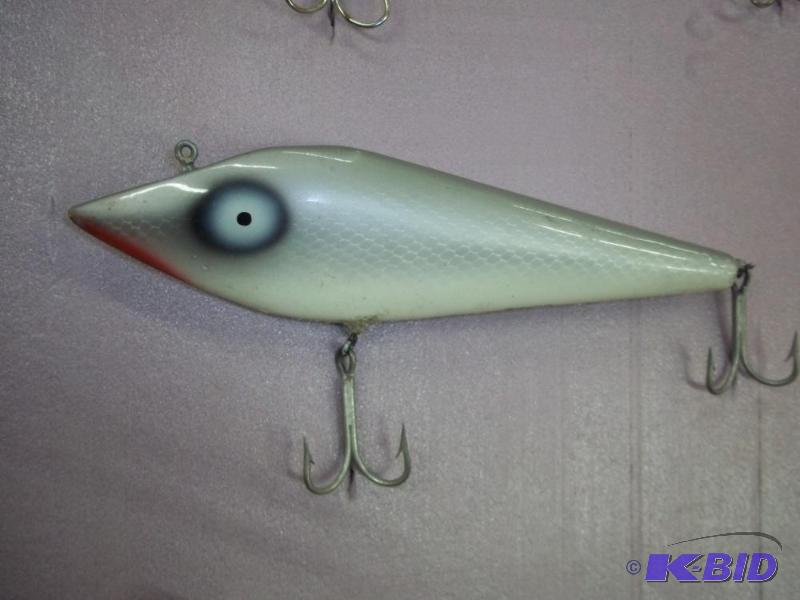 lot 86 image: Vintage Silver lure see photos for size and m...