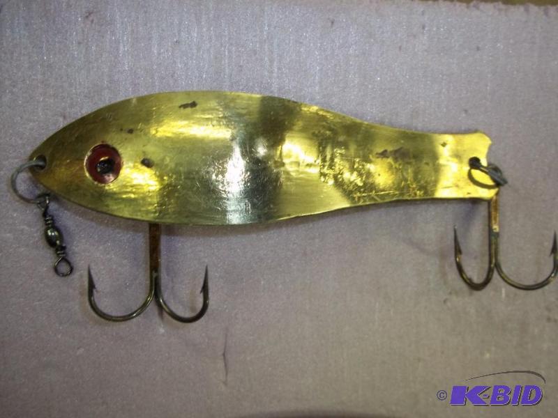 lot 88 image: Vintage Flash  Spoon lure see photos for siz...