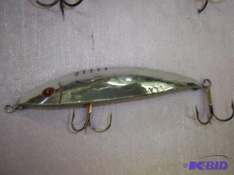 lot 89 image: Vintage Flash  Spoon lure see photos for siz...
