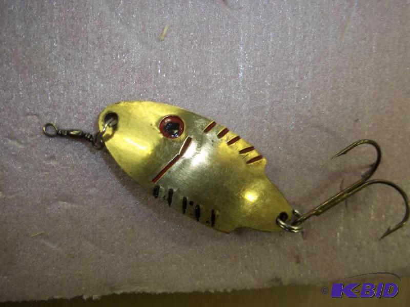 lot 96 image: Vintage Flash  Spoon lure see photos for siz...