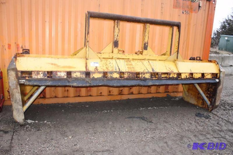 14 Box Snow Pusher Yellow Metal.