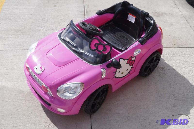 hello kitty coupe car