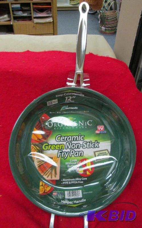 lot 12 image: Or Greening kitchenware Ceramic green non-sti...