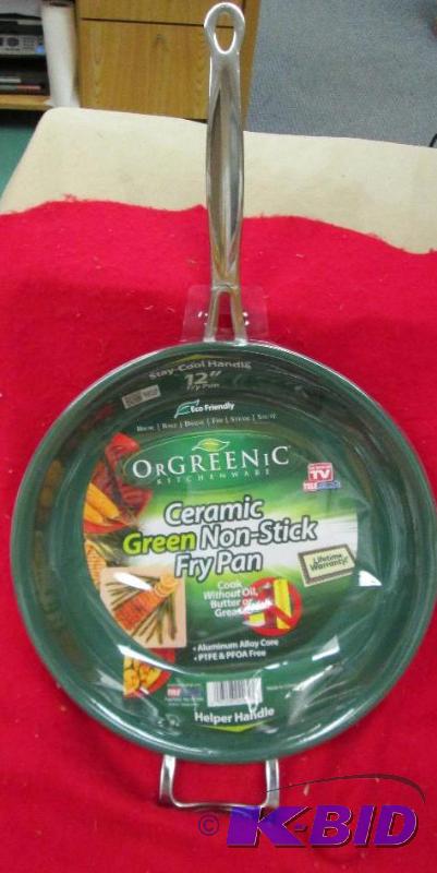 lot 14 image: Or Greening kitchenware Ceramic green non-sti...