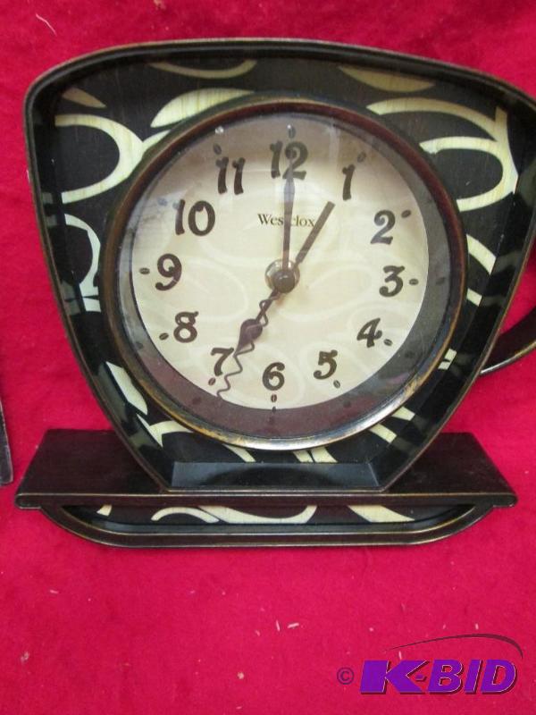 lot 218 image: Kitchen clock that looks like coffee cup...