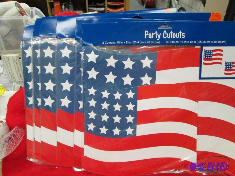 lot 250 image: Qty 8 Party cutouts of the American flag...