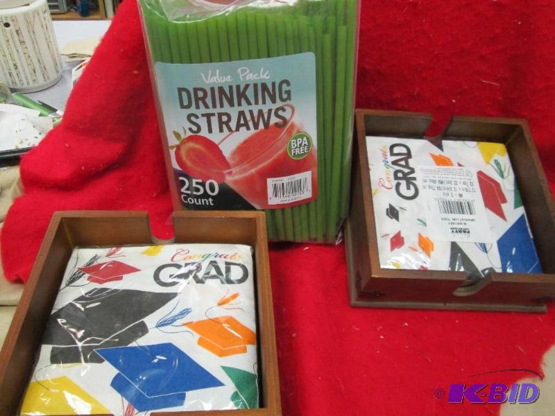 lot 271 image: Qty 2 napkin holder with a pkg of congrats gr...